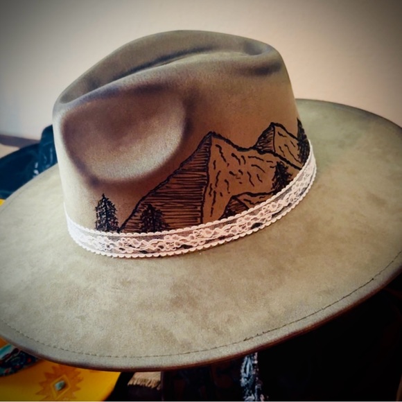 Olive suede fedora with mountain scene/pines! Brand NEW! main image 3